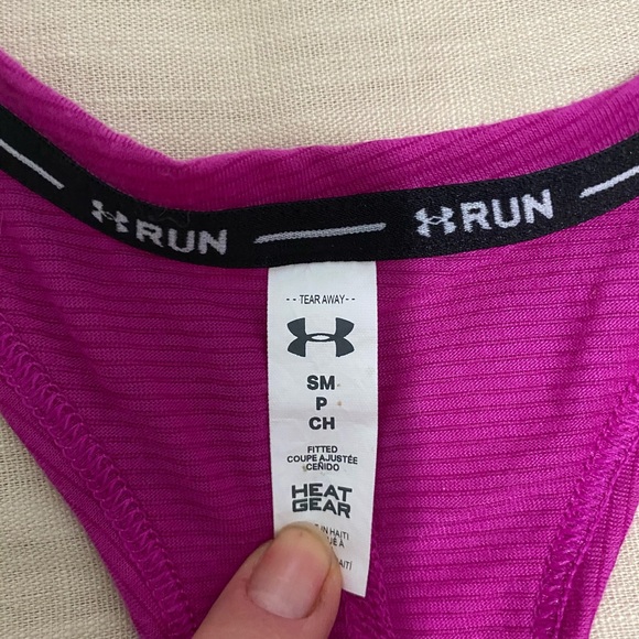 Sports top - Picture 3 of 3